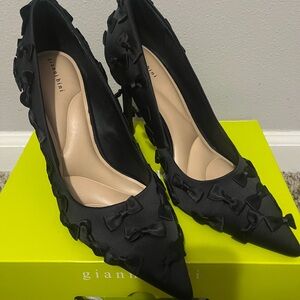 Gianni Bini Elegant Black Bow Heels